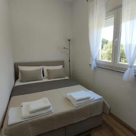 Family-friendly With Swimming Pool Sveti Filip I Jakov, Biograd - 20967 Lejlighed Sveti Filip i Jakov