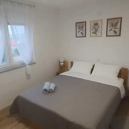 Family-friendly With Swimming Pool Sveti Filip I Jakov, Biograd - 20967 Lejlighed *
