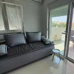 Family-friendly With Swimming Pool Sveti Filip I Jakov, Biograd - 20967 Apartman Sveti Filip i Jakov