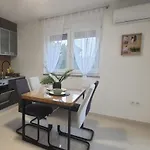 Family-friendly With Swimming Pool Sveti Filip I Jakov, Biograd - 20967 Apartman Sveti Filip i Jakov
