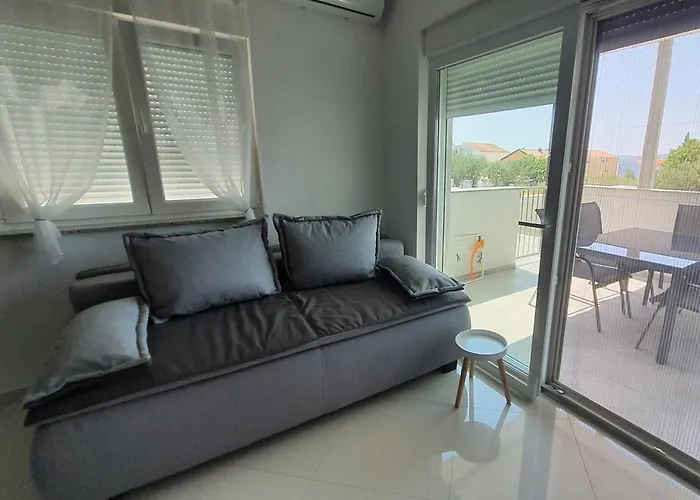 Family-friendly With Swimming Pool Sveti Filip I Jakov, Biograd - 20967 Апартаменты Свети-Филип-и-Яков