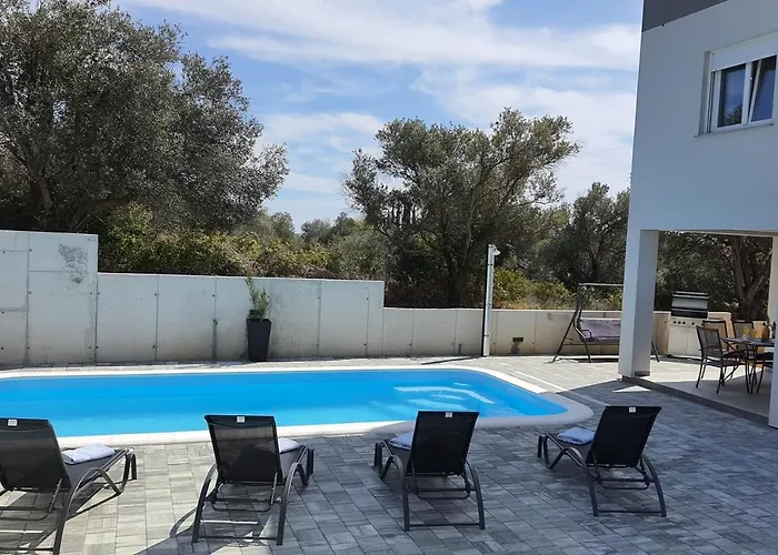 Family-friendly With Swimming Pool Sveti Filip I Jakov, Biograd - 20967 Апартаменты Свети-Филип-и-Яков