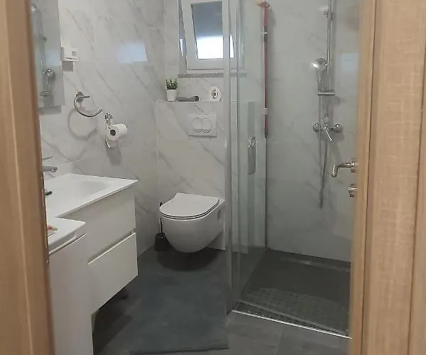 Family-friendly With Swimming Pool Sveti Filip I Jakov, Biograd - 20967 Апартаменты