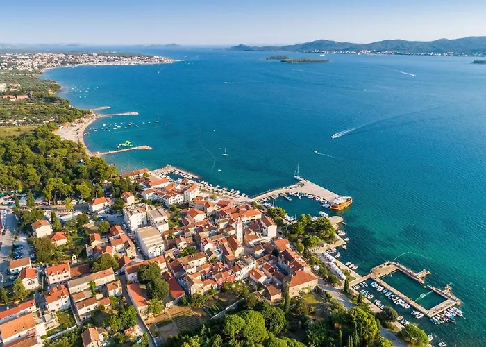 Family-friendly With Swimming Pool Sveti Filip I Jakov, Biograd - 20967 Апартаменты *