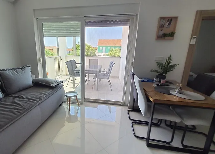 Family-friendly With Swimming Pool Sveti Filip I Jakov, Biograd - 20967