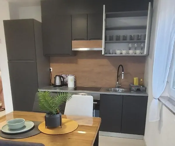 Апартаменты Family-friendly With Swimming Pool Sveti Filip I Jakov, Biograd - 20967