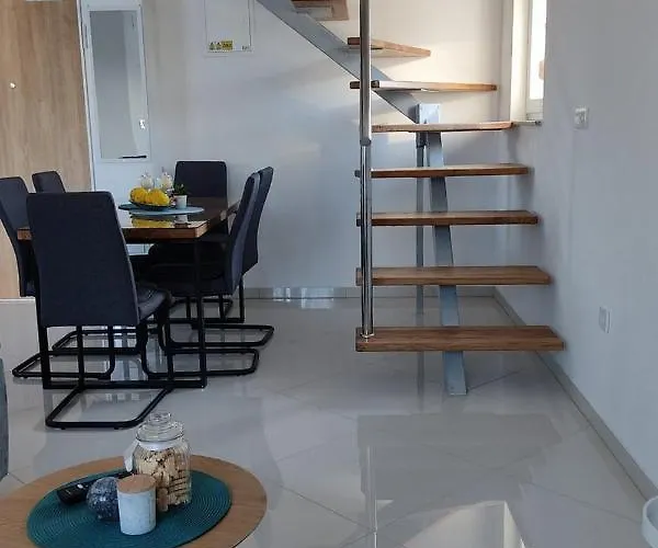 Апартаменты Family-friendly With Swimming Pool Sveti Filip I Jakov, Biograd - 20967